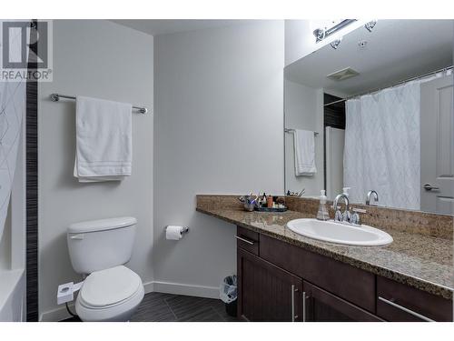 2011 Agassiz Road Unit# 104, Kelowna, BC - Indoor Photo Showing Bathroom