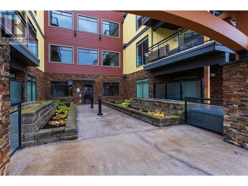 2011 Agassiz Road Unit# 104, Kelowna, BC - Outdoor