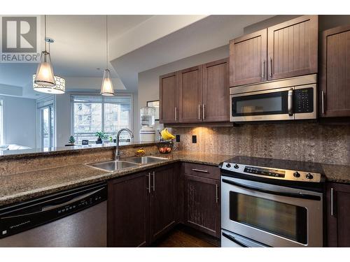 2011 Agassiz Road Unit# 104, Kelowna, BC - Indoor Photo Showing Kitchen With Double Sink