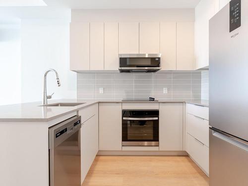 Kitchen - 4410-1001 Rue Lucien-L'Allier, Montréal (Ville-Marie), QC - Indoor Photo Showing Kitchen With Upgraded Kitchen