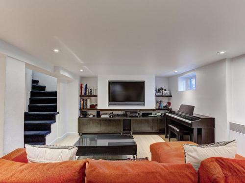 Family room - 128 Av. Balfour, Mont-Royal, QC - Indoor Photo Showing Living Room