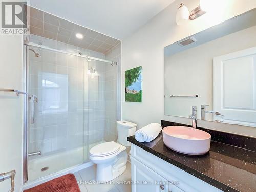 3196 Carding Mill Trail, Oakville, ON - Indoor Photo Showing Bathroom