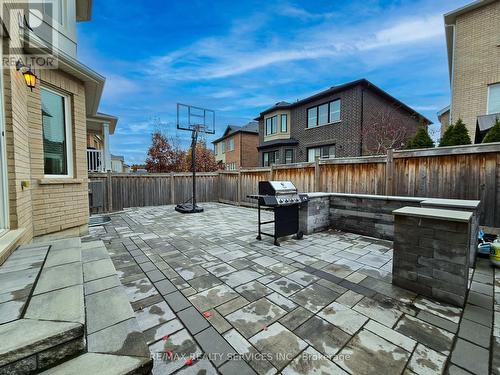 3196 Carding Mill Trail, Oakville, ON - Outdoor