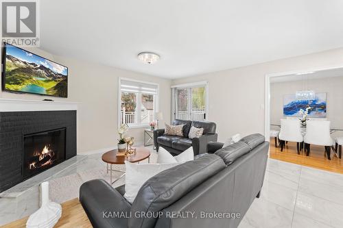 8 Pandora Court, Richmond Hill, ON - Indoor Photo Showing Living Room With Fireplace