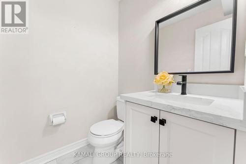 8 Pandora Court, Richmond Hill, ON - Indoor Photo Showing Bathroom