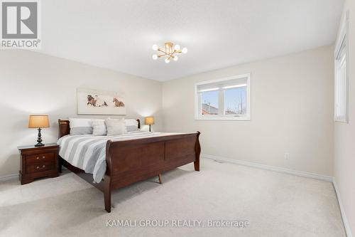 8 Pandora Court, Richmond Hill, ON - Indoor Photo Showing Bedroom