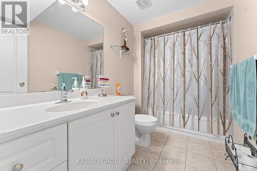 8 Pandora Court, Richmond Hill, ON - Indoor Photo Showing Bathroom