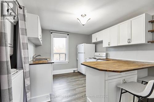 82 Nassau Street, Oshawa (Vanier), ON - Indoor Photo Showing Kitchen