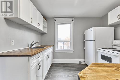 82 Nassau Street, Oshawa (Vanier), ON - Indoor Photo Showing Kitchen