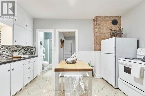 82 Nassau Street, Oshawa (Vanier), ON - Indoor Photo Showing Kitchen