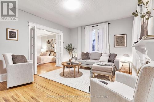 82 Nassau Street, Oshawa (Vanier), ON - Indoor Photo Showing Living Room