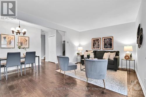 73 Mcclintock Way, Ottawa, ON - Indoor Photo Showing Living Room