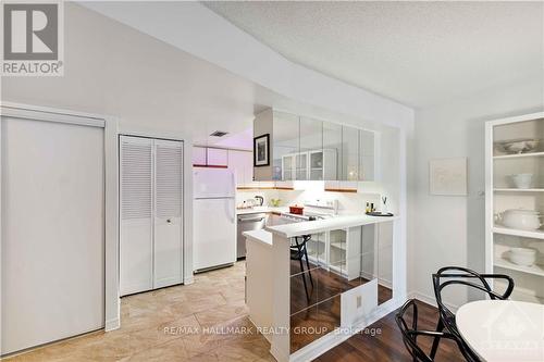 201 - 30 Charlevoix Street, Ottawa, ON - Indoor Photo Showing Kitchen