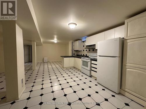 Bsmt - 537 Sundown Crescent, Pickering, ON - Indoor Photo Showing Kitchen