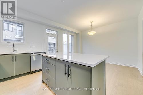 3074 Merrick Road, Oakville, ON - Indoor Photo Showing Kitchen