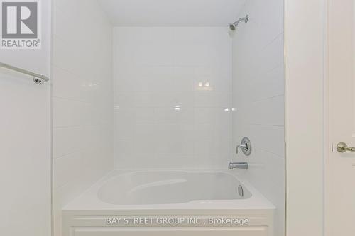 3074 Merrick Road, Oakville, ON - Indoor Photo Showing Bathroom