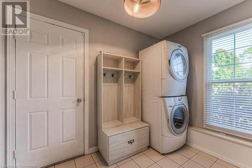 371 Strawberry Crescent, Waterloo, ON - Indoor Photo Showing Laundry Room