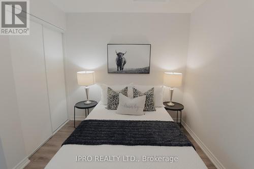 992 Balsam Court, Milton, ON - Indoor Photo Showing Bedroom