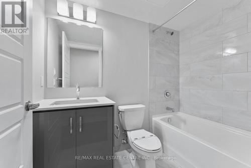 204 - 1415 Dundas Street, Oakville, ON - Indoor Photo Showing Bathroom