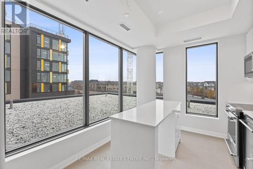 204 - 1415 Dundas Street, Oakville, ON - Indoor Photo Showing Kitchen With Upgraded Kitchen