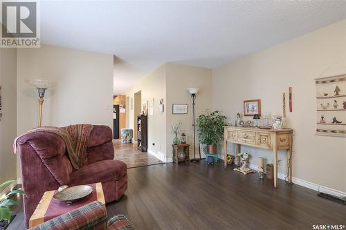 207 Coldspring Rise, Saskatoon, SK - Indoor Photo Showing Living Room