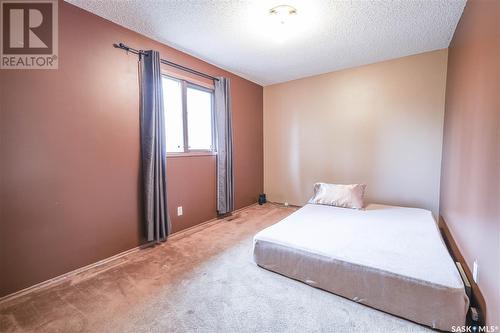 207 Coldspring Rise, Saskatoon, SK - Indoor Photo Showing Bedroom