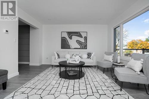 1259 Limberlost Road, London, ON - Indoor Photo Showing Living Room