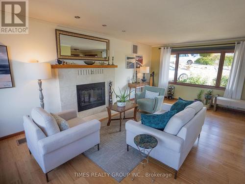 3121 Hayman Road, Naramata, BC - Indoor Photo Showing Living Room With Fireplace