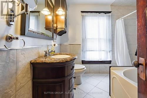 4622 Ferguson Street, Niagara Falls, ON - Indoor Photo Showing Bathroom