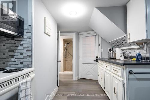 4622 Ferguson Street, Niagara Falls, ON - Indoor Photo Showing Kitchen