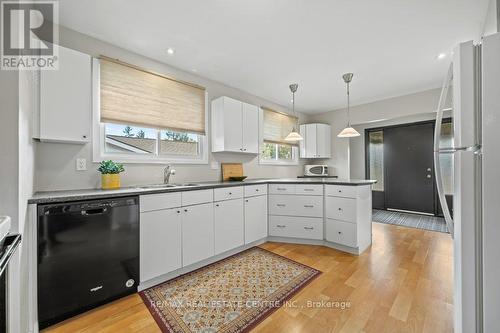 14 Avra Court, Guelph, ON - Indoor Photo Showing Kitchen With Double Sink