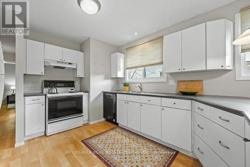 14 Avra Court, Guelph, ON - Indoor Photo Showing Kitchen