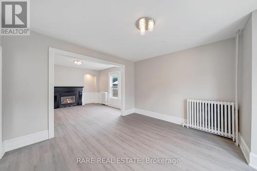 4372 Ontario Street, Lincoln, ON - Indoor With Fireplace