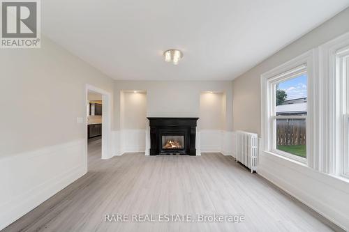 4372 Ontario Street, Lincoln, ON - Indoor Photo Showing Living Room With Fireplace