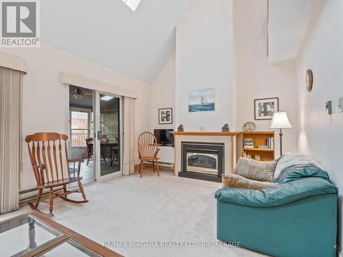 378 Willowood Avenue, Fort Erie, ON - Indoor Photo Showing Living Room With Fireplace