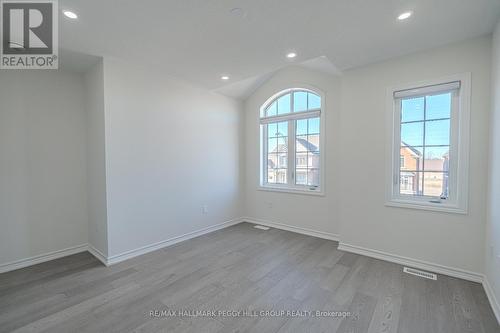 28 Sanford Circle, Springwater, ON - Indoor Photo Showing Other Room