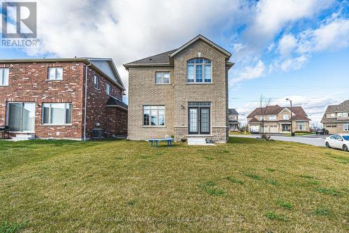 28 Sanford Circle, Springwater, ON - Outdoor