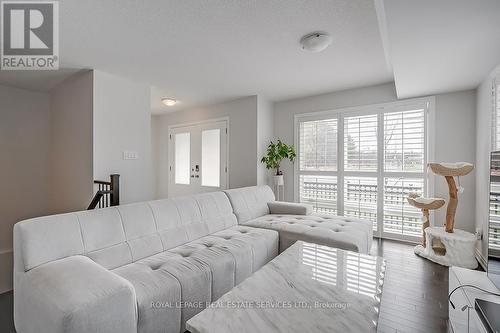 2509 Littlefield Crescent, Oakville, ON - Indoor Photo Showing Living Room