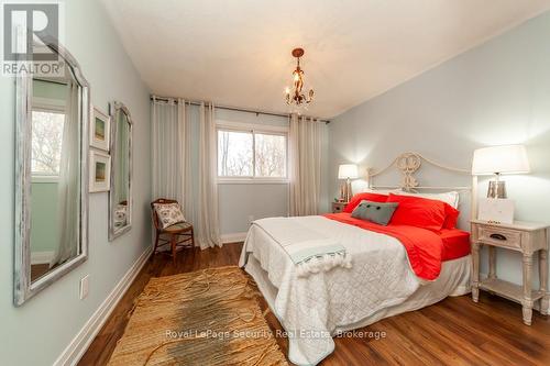 3770 Forest Bluff Crescent, Mississauga, ON - Indoor Photo Showing Bedroom