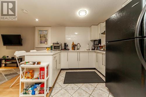 3770 Forest Bluff Crescent, Mississauga, ON - Indoor Photo Showing Kitchen