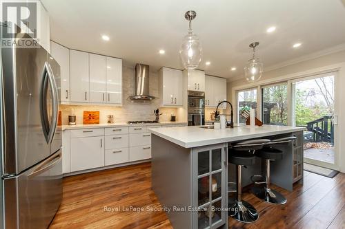 3770 Forest Bluff Crescent, Mississauga, ON - Indoor Photo Showing Kitchen With Upgraded Kitchen