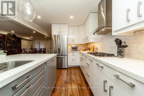 3770 Forest Bluff Crescent, Mississauga, ON - Indoor Photo Showing Kitchen With Upgraded Kitchen