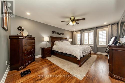 3770 Forest Bluff Crescent, Mississauga, ON - Indoor Photo Showing Bedroom