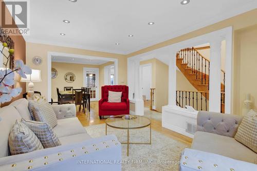 6158 Duford Drive W, Mississauga, ON - Indoor Photo Showing Living Room