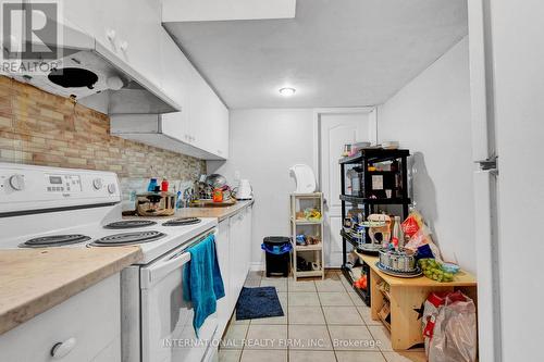 6158 Duford Drive W, Mississauga, ON - Indoor Photo Showing Kitchen