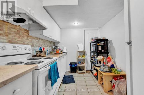 6158 Duford Drive W, Mississauga, ON - Indoor Photo Showing Kitchen