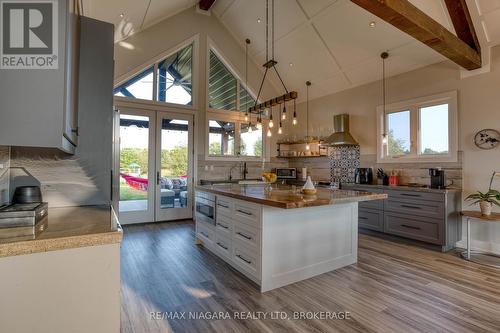 3921 Miller Road, Port Colborne, ON - Indoor Photo Showing Kitchen With Upgraded Kitchen