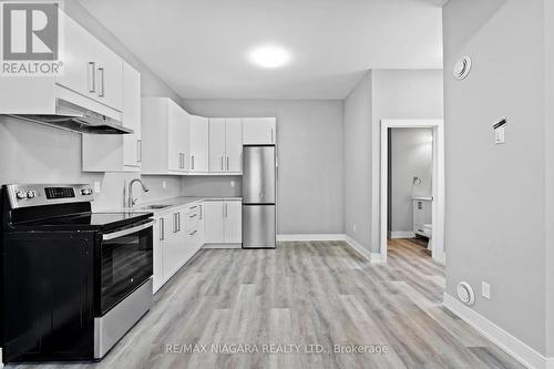 80 Page Street, St. Catharines, ON - Indoor Photo Showing Kitchen