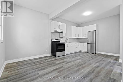 80 Page Street, St. Catharines, ON - Indoor Photo Showing Kitchen