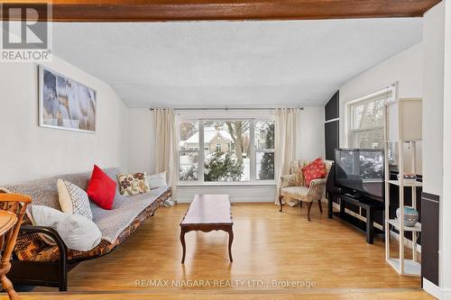 364 William Street, Niagara-On-The-Lake (Town), ON - Indoor Photo Showing Living Room